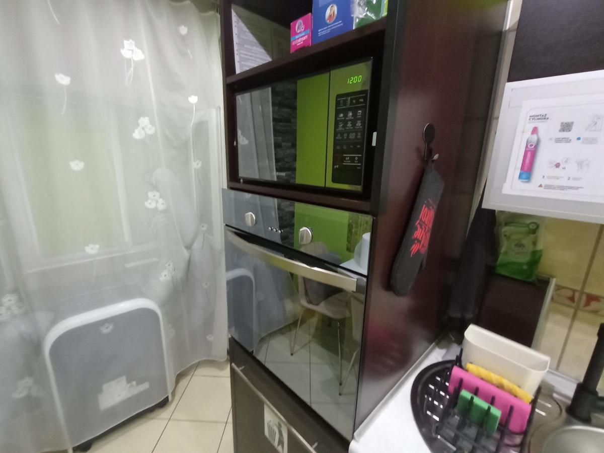 Apartament Venge -Cale Mieszkanie 46M2 Na Wylacznosc - Z Jedna Sypialnia I Jednym Sypialno-Salonem -3 Pietro Bez Windy- Rezerwacja Bez Karty Kredytowej-Klimatyzacja-Netflix-2 Lozeczka Dzieciece- Bezplatny Parking Publiczny Wroclaw Exterior photo
