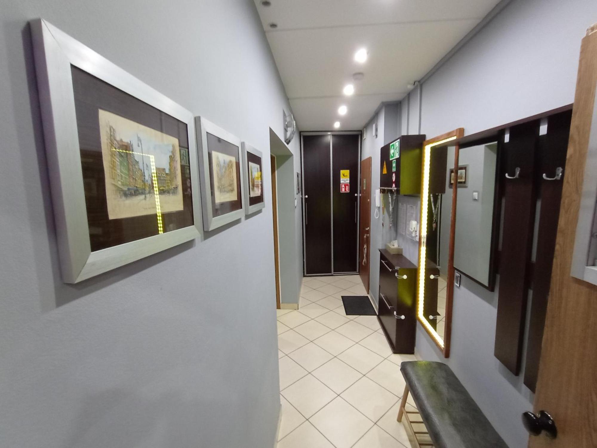 Apartament Venge -Cale Mieszkanie 46M2 Na Wylacznosc - Z Jedna Sypialnia I Jednym Sypialno-Salonem -3 Pietro Bez Windy- Rezerwacja Bez Karty Kredytowej-Klimatyzacja-Netflix-2 Lozeczka Dzieciece- Bezplatny Parking Publiczny Wroclaw Exterior photo