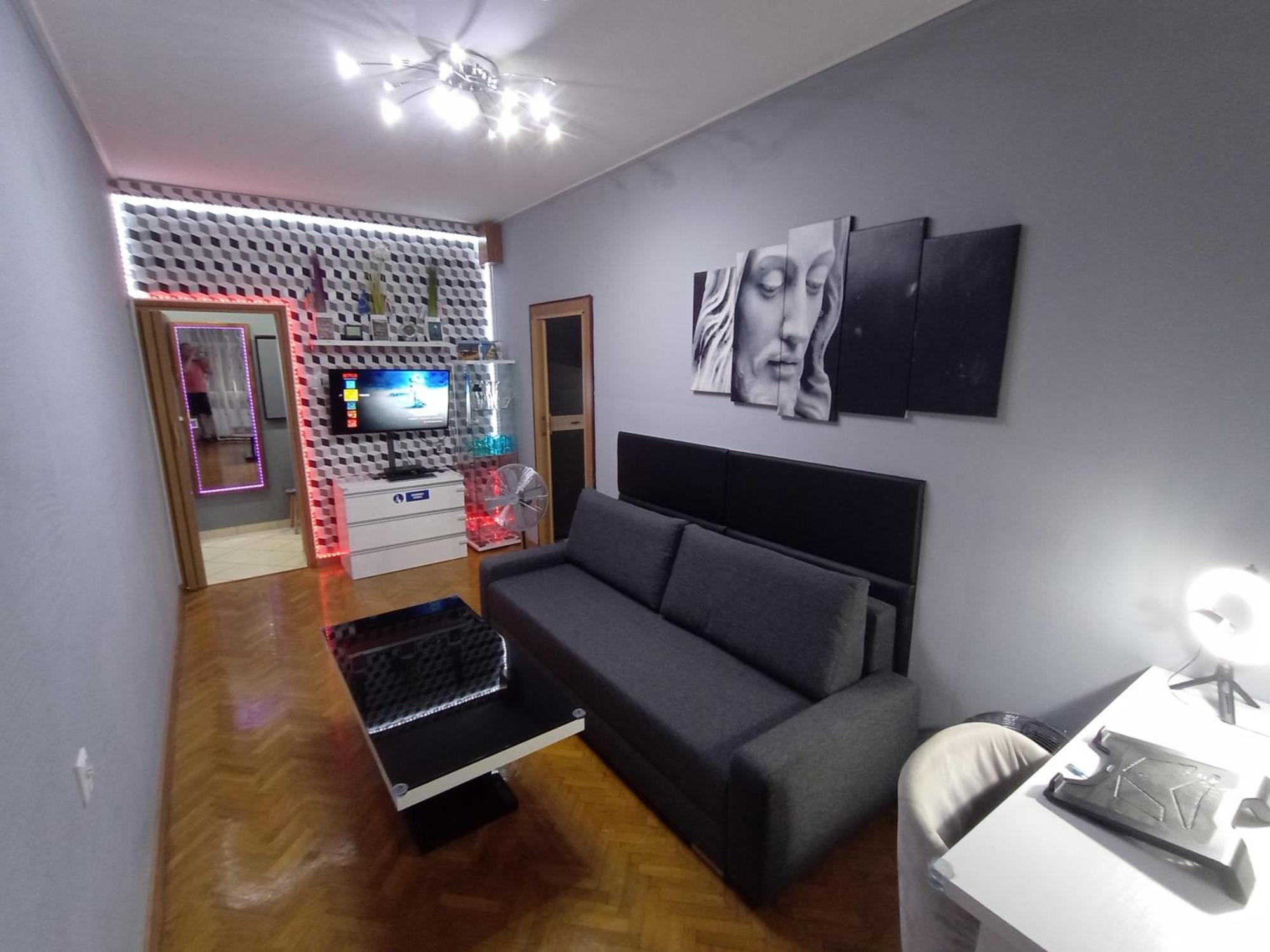 Apartament Venge -Cale Mieszkanie 46M2 Na Wylacznosc - Z Jedna Sypialnia I Jednym Sypialno-Salonem -3 Pietro Bez Windy- Rezerwacja Bez Karty Kredytowej-Klimatyzacja-Netflix-2 Lozeczka Dzieciece- Bezplatny Parking Publiczny Wroclaw Exterior photo